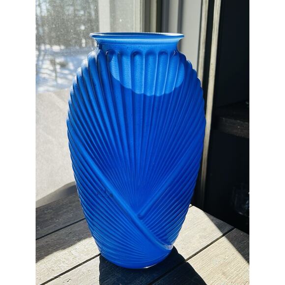 Art Deco Draped Ribbed Pleated Royal Cobalt Blue Glass Vase Vintage Iridescent - Picture 9 of 16